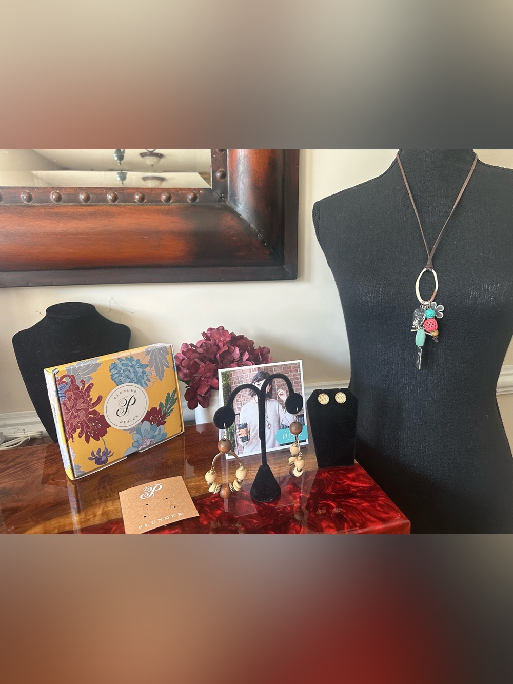 Plunder Design Posse January 2020 Jewelry Set: Necklace & 2 Sets of Earrings NIB